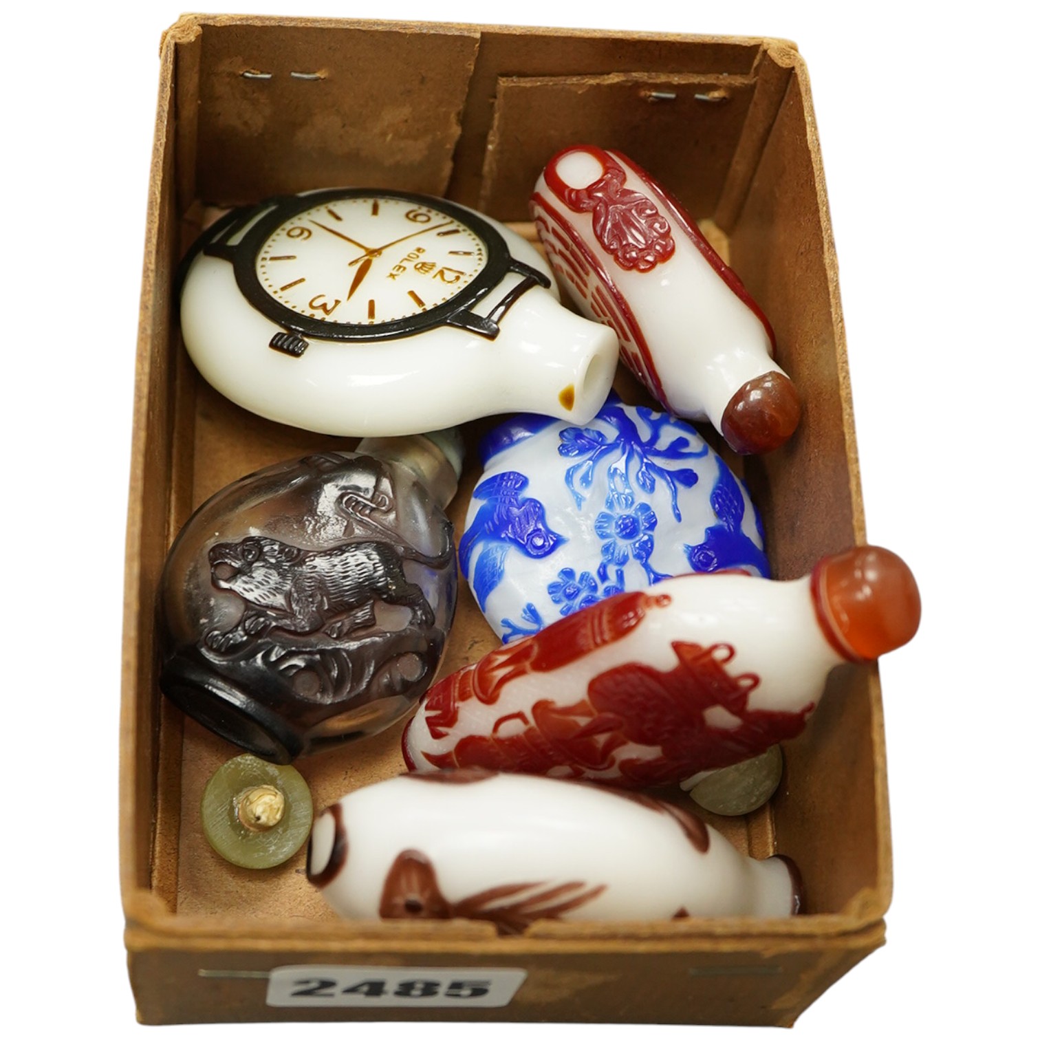 Six Chinese overlaid glass snuff bottles